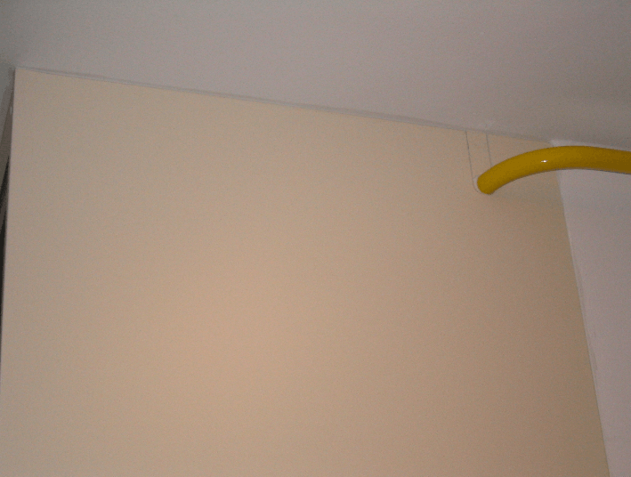 vgradna omara z drsnimi vrati