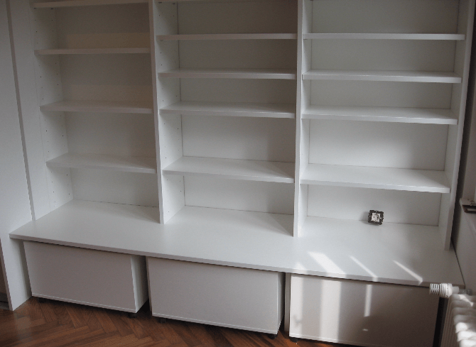 omara z izvlečnimi zabojniki