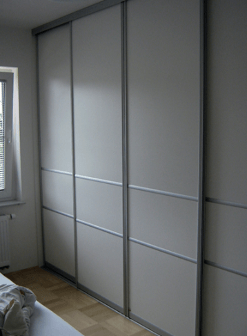 garderobna omara za spalnico po naročilu